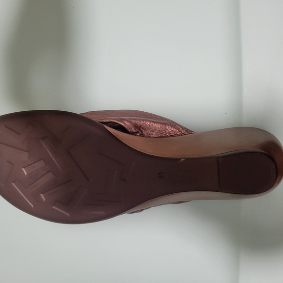 Sandals - Picture 2 of 2